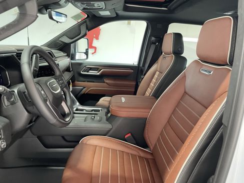 New 2026 GMC Sierra 2500 Denali Ultimate AWD/4WD image 12