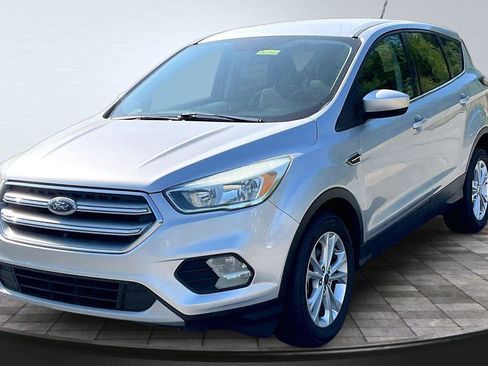 Used 2017 Ford Escape SE FWD image 12