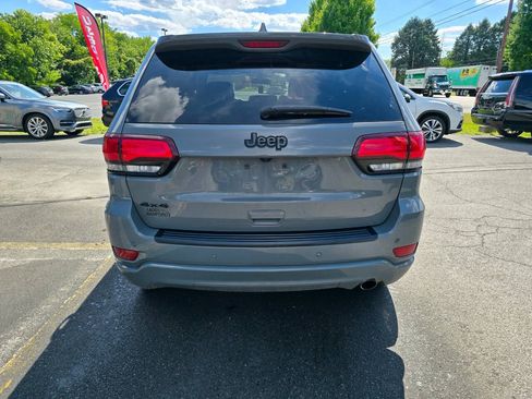 Used 2021 Jeep Grand Cherokee Laredo X AWD/4WD image 4