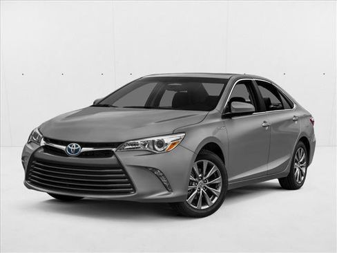 Used 2017 Toyota Camry XLE w/ Moonroof Package FWD image 1