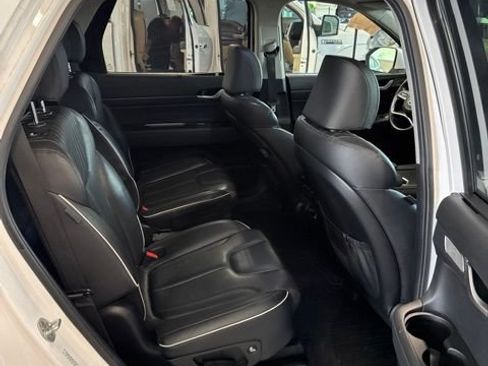 Used 2023 Hyundai Palisade Limited AWD/4WD image 16