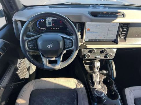 Used 2022 Ford Bronco Wildtrak image 16