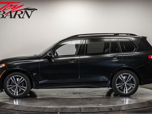 Used 2022 BMW X7 xDrive40i w/ M Sport Package image 2
