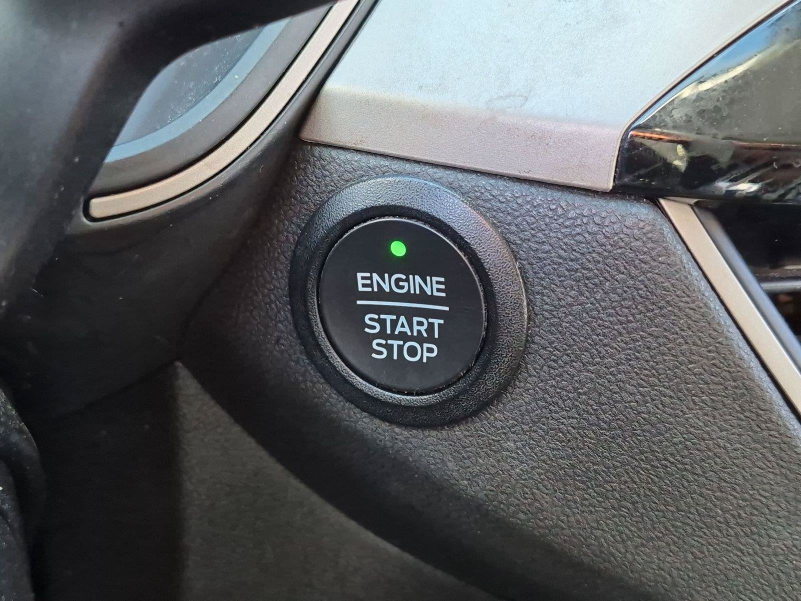 Used 2022 Ford Escape SEL w/ Technology Package AWD/4WD image 17