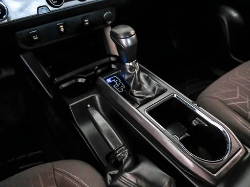 Used 2016 Toyota Tacoma TRD Sport w/ Towing Package RWD image 20