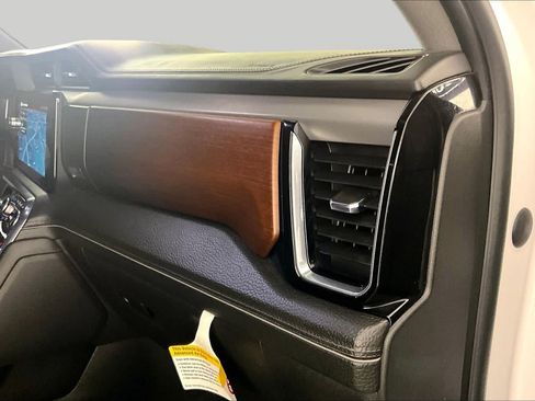 Used 2023 GMC Sierra 1500 Denali AWD/4WD image 18