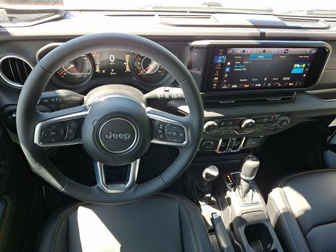 New 2026 Jeep Wrangler Unlimited Sahara AWD/4WD image 7