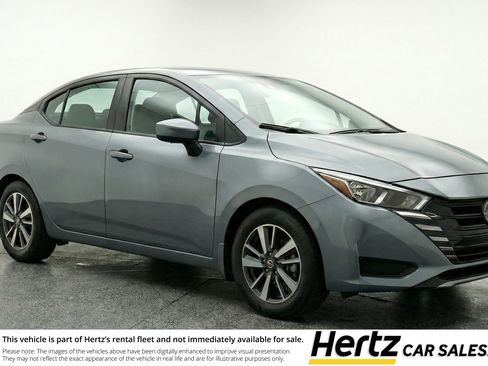 Used 2025 Nissan Versa SV image 1