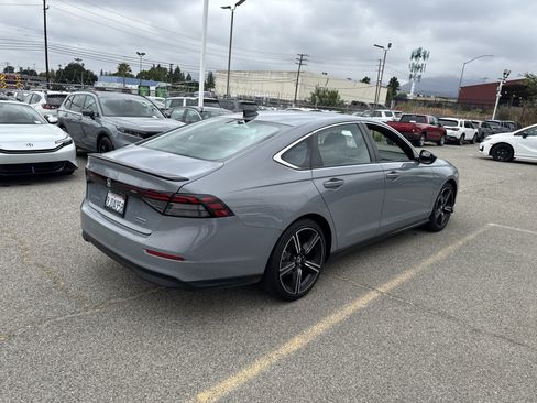 Used 2023 Honda Accord Sport image 4