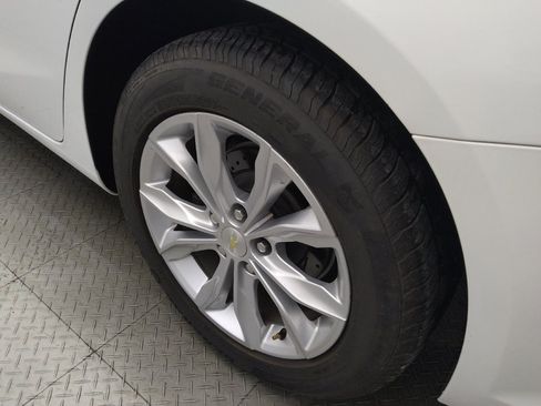 Used 2020 Chevrolet Malibu LT FWD image 31