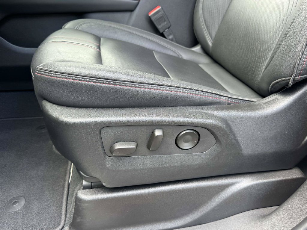 Used 2025 Chevrolet Suburban RST w/ Comfort Package AWD/4WD image 20