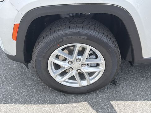 New 2026 Jeep Grand Cherokee Laredo image 13