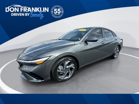 Used 2024 Hyundai Elantra SEL w/ Convenience Package image 1