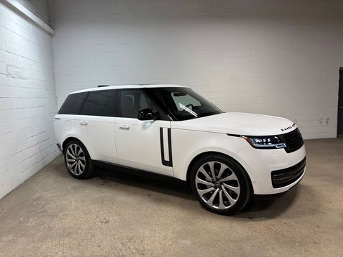 New 2025 Land Rover Range Rover SE image 5