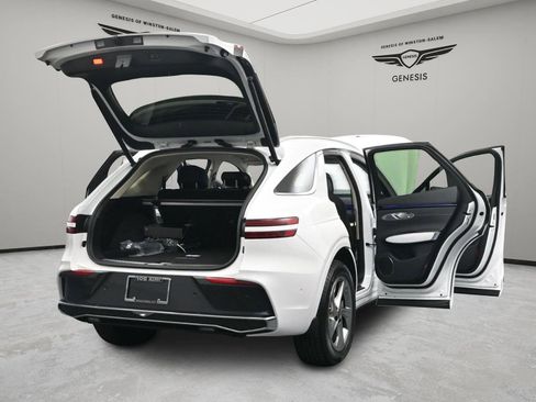 New 2026 Genesis GV70 2.5T Advanced AWD/4WD image 29