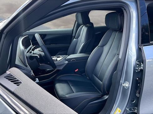 Certified 2025 Cadillac Optiq Sport 2 w/ LPO, Floor Liner Package AWD/4WD image 21