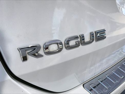 Used 2017 Nissan Rogue SL w/ SL Premium Package AWD/4WD image 30