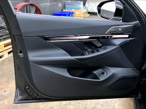 Used 2024 BMW i5 eDrive40i w/ Executive Package RWD image 25