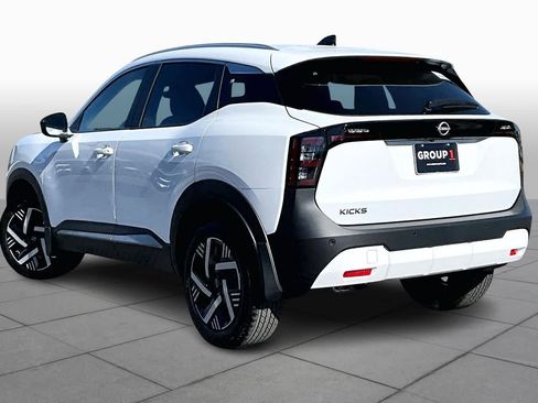 New 2026 Nissan Kicks SV image 12