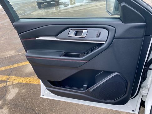Used 2025 Ford Explorer ST-Line image 22