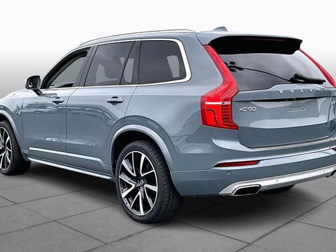 Used 2020 Volvo XC90 T6 Momentum w/ Protection Package Premier image 11