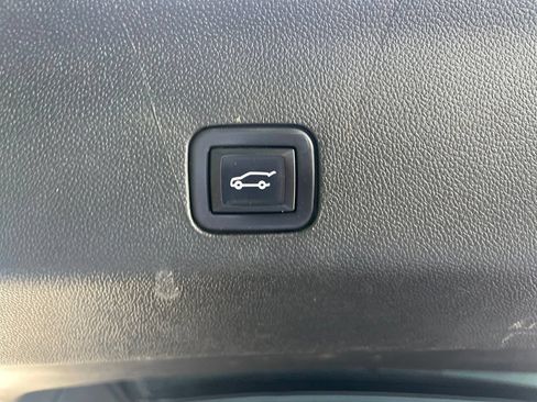 Used 2022 Cadillac Escalade Sport Platinum AWD/4WD image 23