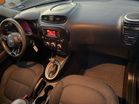 Used 2014 Kia Soul + FWD image 14
