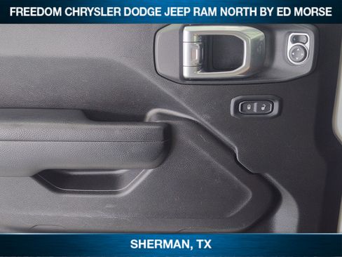 Used 2025 Jeep Wrangler Sport S AWD/4WD image 18