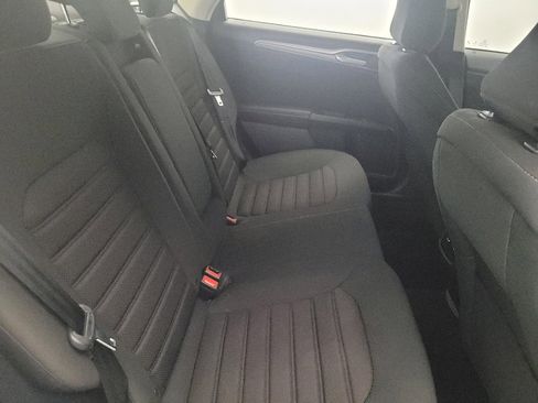 Used 2020 Ford Fusion SE image 19