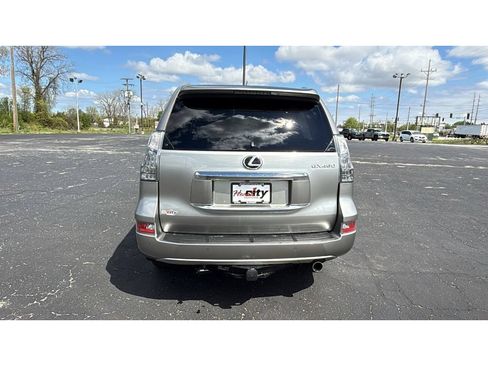 Used 2023 Lexus GX 460 Premium w/ Premium Package AWD/4WD image 6