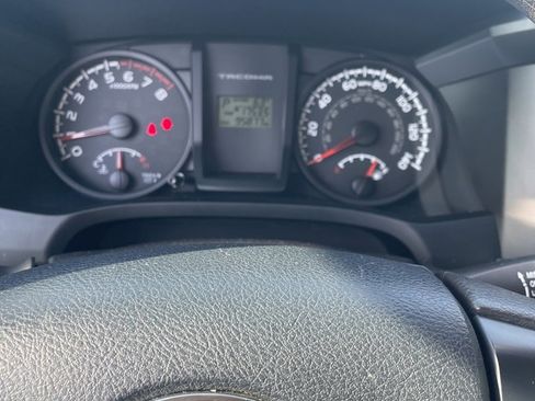 Used 2016 Toyota Tacoma SR w/ SR Convenience Package image 1