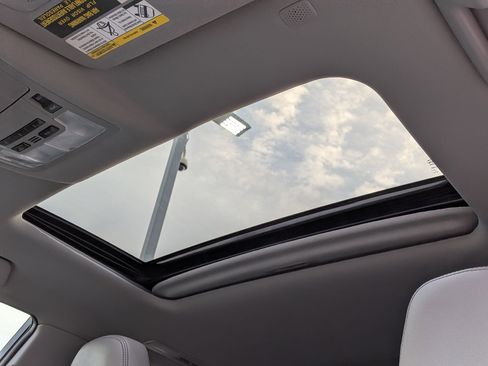 Used 2019 Toyota Highlander XLE image 29