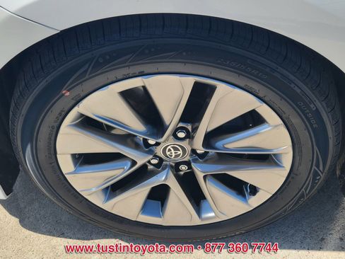 Certified 2022 Toyota Mirai w/ Advanced Technology Package RWD image 9