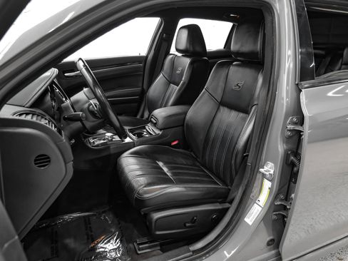 Used 2017 Chrysler 300 S w/ S Model Appearance Package RWD image 41