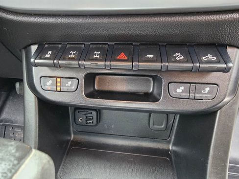 Used 2019 Chevrolet Colorado ZR2 image 14