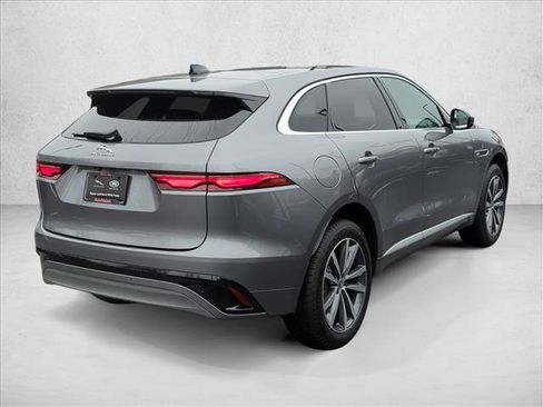 Used 2025 Jaguar F-PACE R-Dynamic S image 5