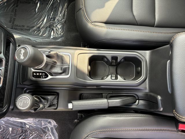New 2026 Jeep Wrangler Unlimited Sahara AWD/4WD image 25