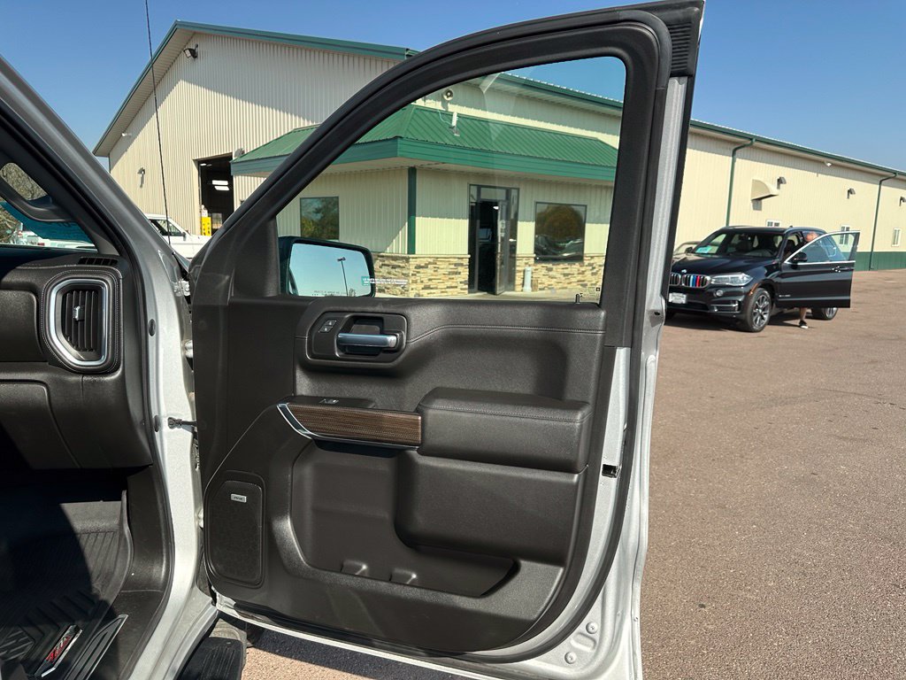 Used 2022 Chevrolet Silverado 1500 RST w/ LPO, Blackout Package AWD/4WD image 28