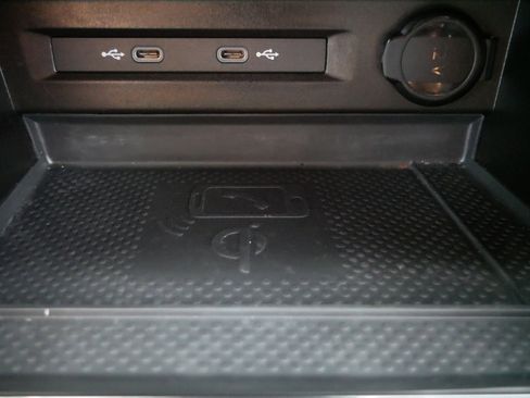 Certified 2023 Volkswagen Tiguan SE R-Line AWD/4WD image 28