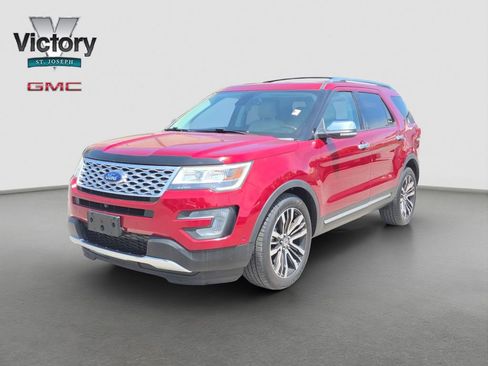 Used 2017 Ford Explorer Platinum AWD/4WD image 3
