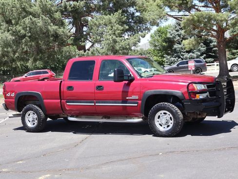 Used 2006 Chevrolet Silverado 2500 LT w/ Onstar Plus Package AWD/4WD image 2