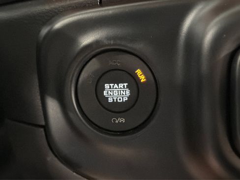 Used 2022 Jeep Wrangler Unlimited Rubicon AWD/4WD image 32