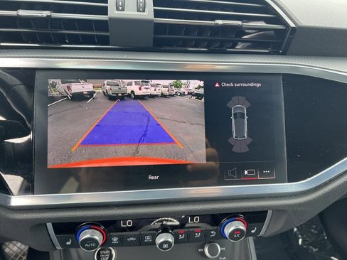 Used 2023 Audi Q3 2.0T Premium image 17