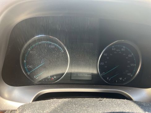 Used 2017 Toyota RAV4 Limited image 17