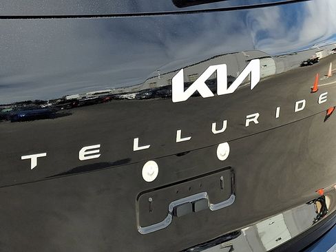 New 2025 Kia Telluride EX image 19