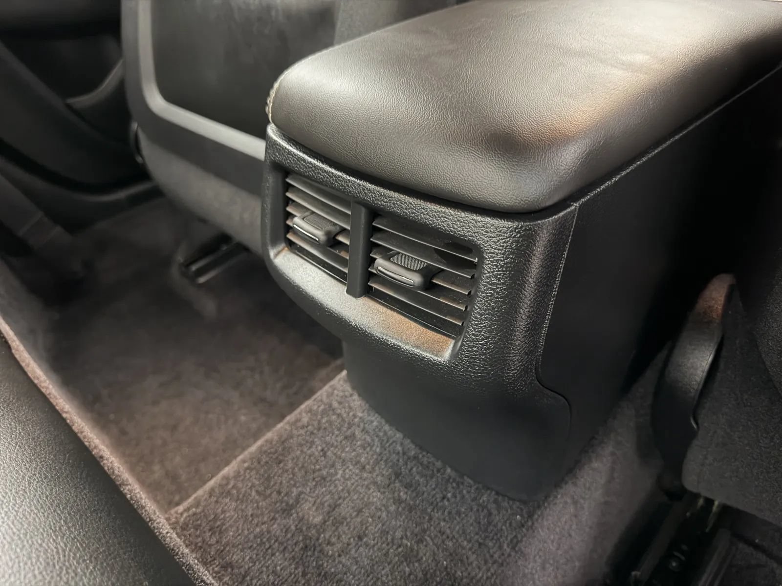 Used 2017 Dodge Challenger SRT RWD image 25