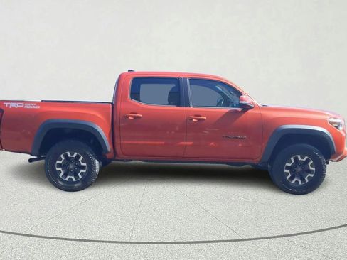 Used 2018 Toyota Tacoma TRD Off-Road w/ Technology Package image 7