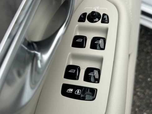 Used 2025 Volvo XC90 T8 Plus w/ Protection Package Premier image 22