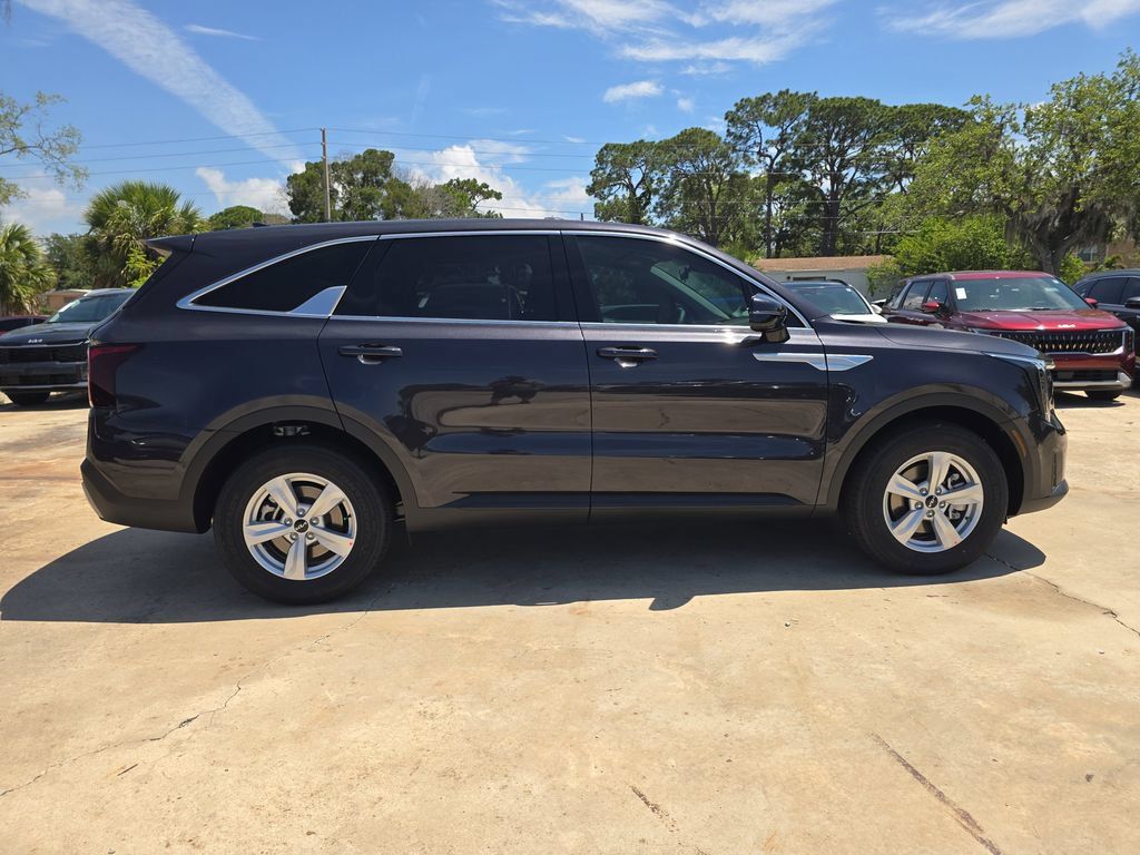 New 2026 Kia Sorento LX FWD image 9
