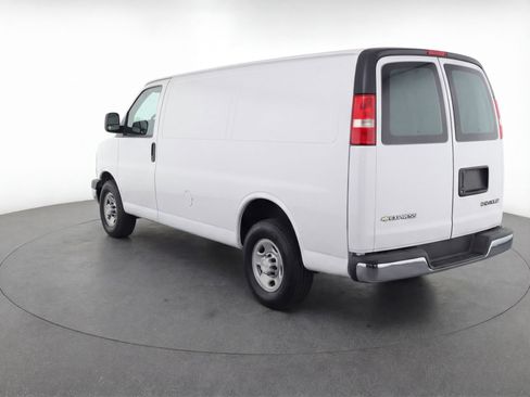 Used 2025 Chevrolet Express 3500 LT w/ LT Preferred Equipment Group RWD image 6